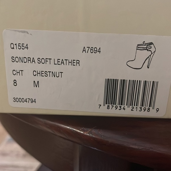 Brand new Coach Sondra soft leather boot - Picture 6 of 6